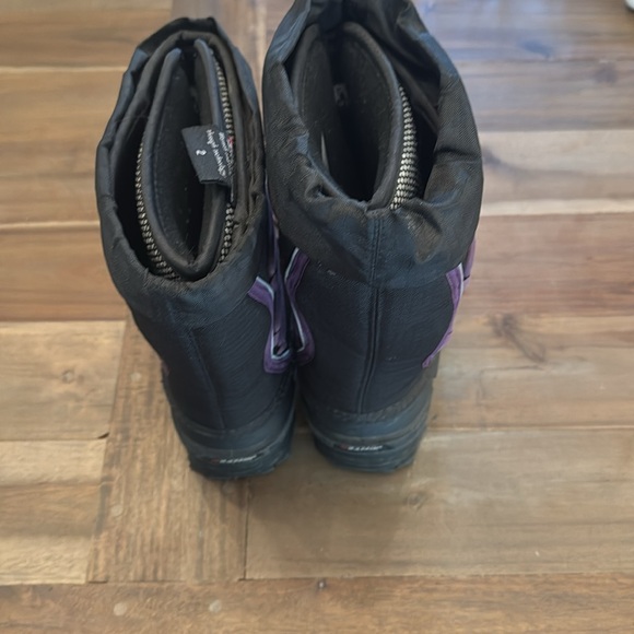 Baffin Snow Goose size 2.  Black and Purple Boots. - Picture 4 of 5